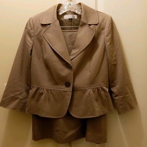 Tahari Khaki color  Size 6p women's suit